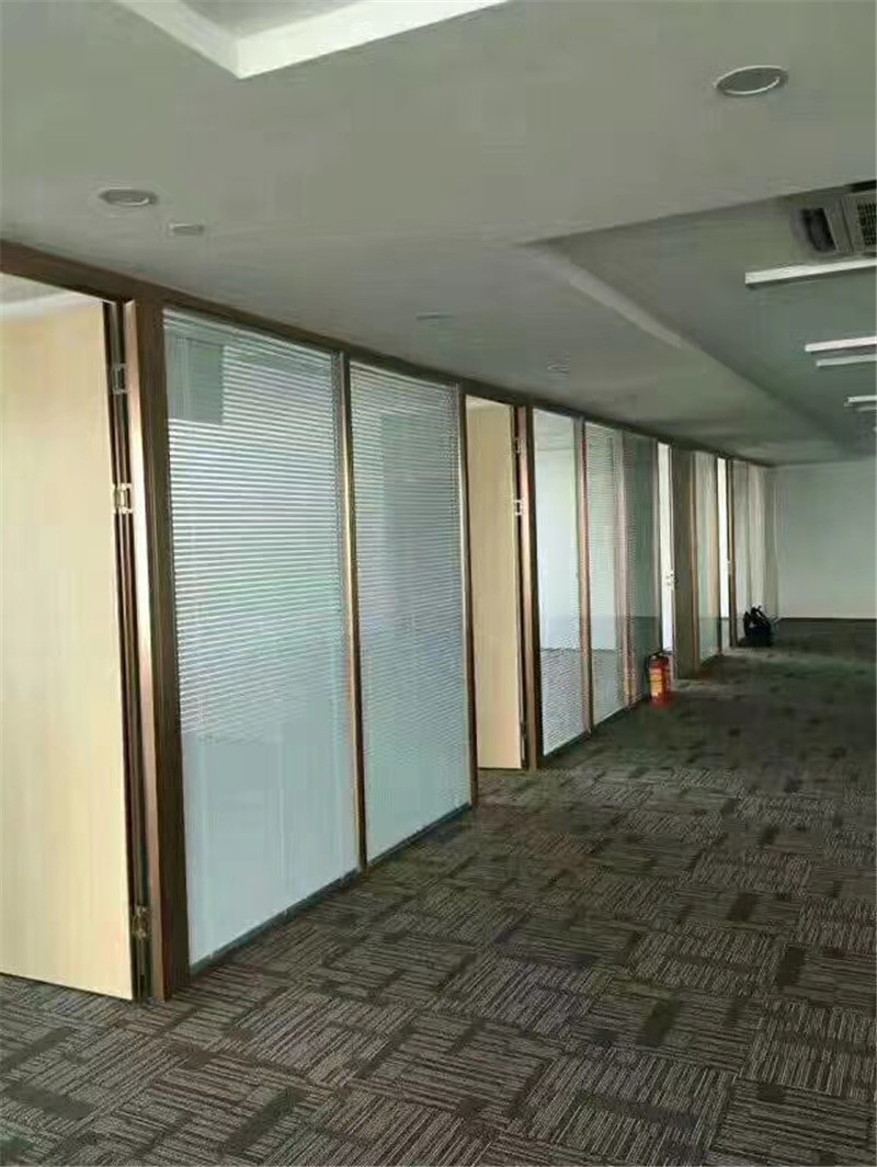 办公玻璃榴莲视频APP在线下载的趋势